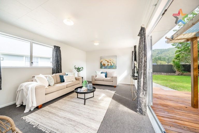Photo of property in 335 Wellington Road, Wainuiomata, Lower Hutt, 5014