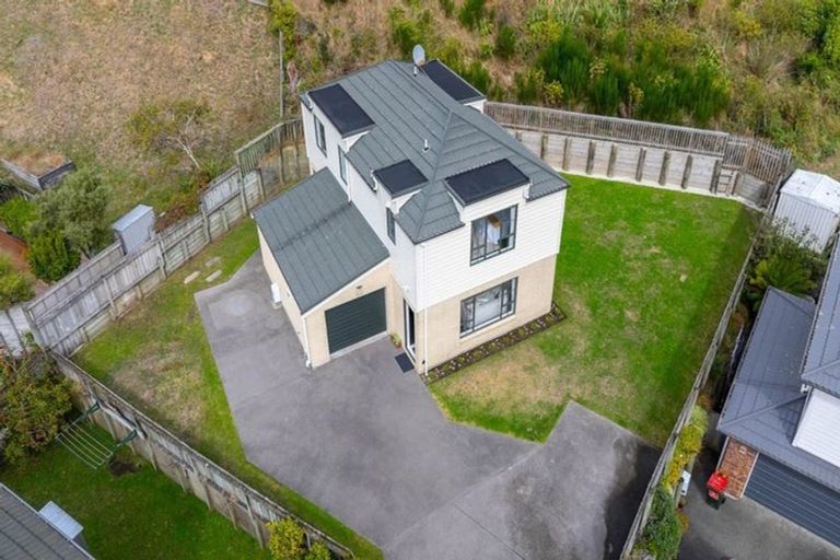 Photo of property in 70 Erlestoke Crescent, Churton Park, Wellington, 6037