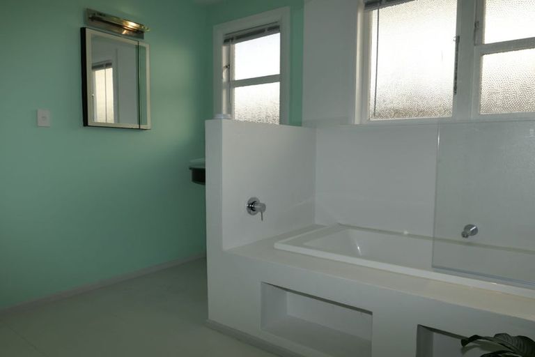 Photo of property in 42 Poplar Avenue, Raumati South, Paraparaumu, 5032