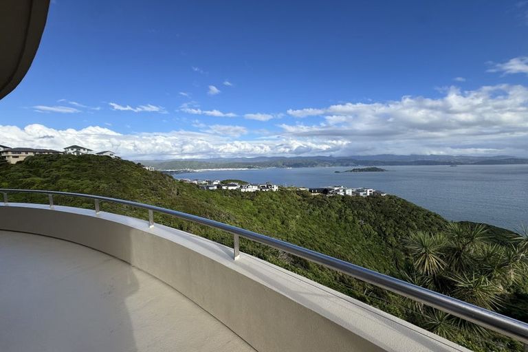 Photo of property in 14 Forbes Lane, Newlands, Wellington, 6037