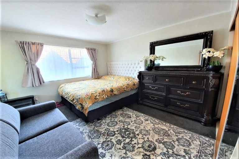 Photo of property in 21 Mcenroe Grove, Naenae, Lower Hutt, 5011