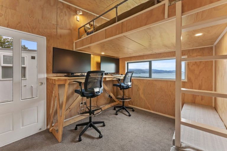 Photo of property in 25 Singers Road, Korokoro, Lower Hutt, 5012