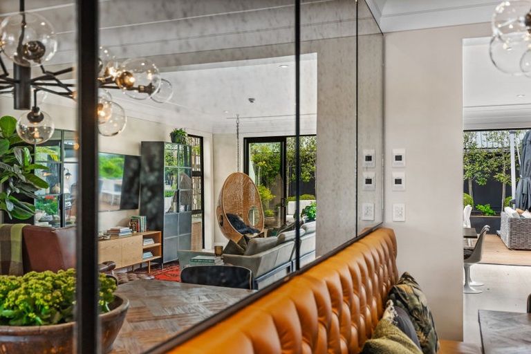 Photo of property in 10a Victoria Road, Devonport, Auckland, 0624