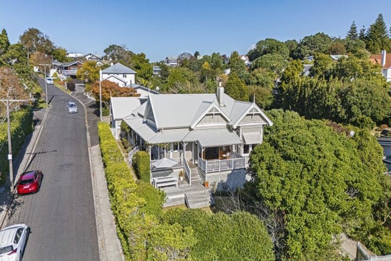 Photo of property in 62 Gilbert Street, New Plymouth, 4310