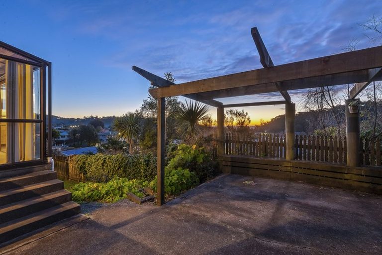 Photo of property in 18 Mamaku Street, Paraparaumu, 5032