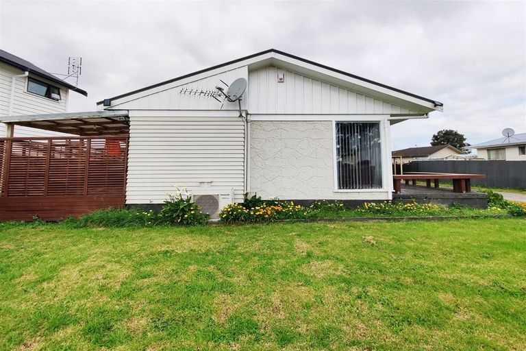 Photo of property in 70 Raglan Street, Mangere East, Auckland, 2024