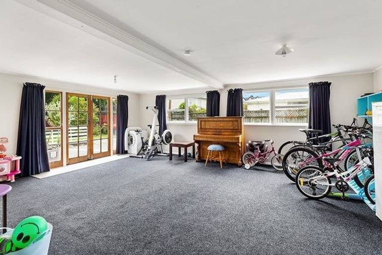 Photo of property in 57 Larsen Crescent, Tawa, Wellington, 5028