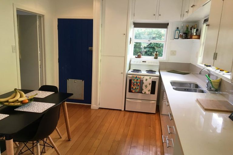 Photo of property in 8a Dodson Avenue, Milford, Auckland, 0620