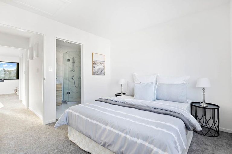Photo of property in 101 Botany Road, Botany Downs, Auckland, 2010