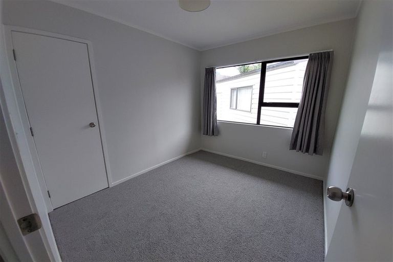 Photo of property in 75 Santiago Crescent, Unsworth Heights, Auckland, 0632