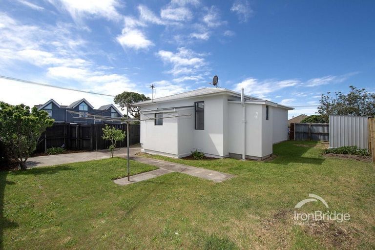 Photo of property in 2 Tonks Street, North New Brighton, Christchurch, 8083
