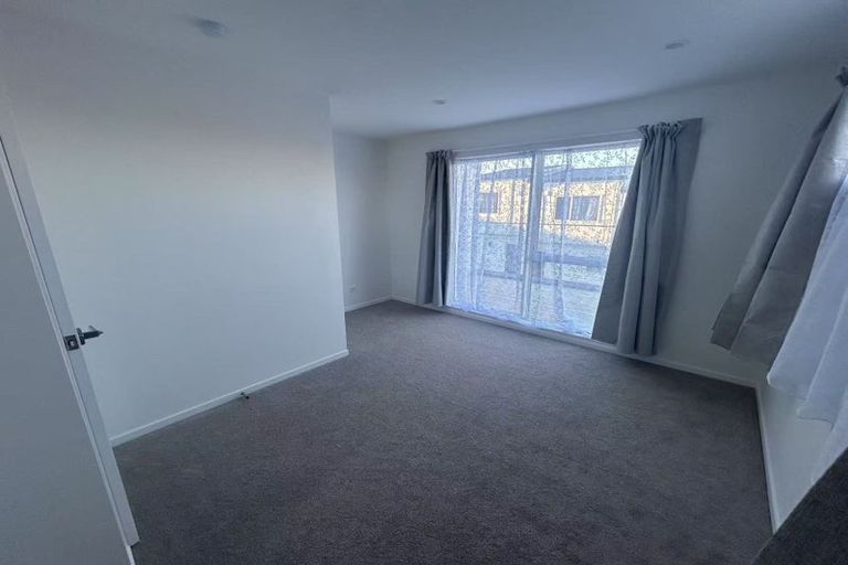 Photo of property in 1d Keegan Drive, Massey, Auckland, 0614
