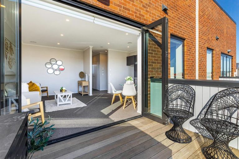Photo of property in 5/17 Uku Lane, Hobsonville, Auckland, 0616