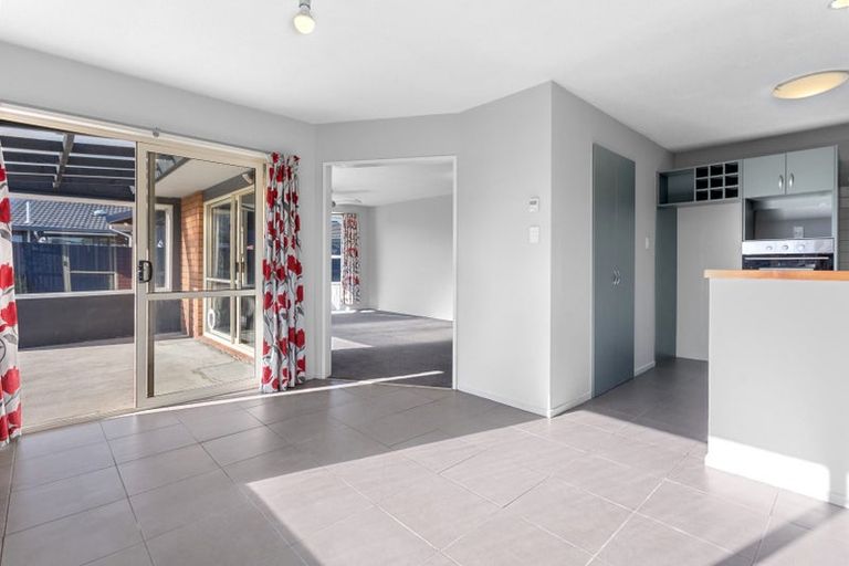 Photo of property in 89 Waratah Street, Avondale, Christchurch, 8061
