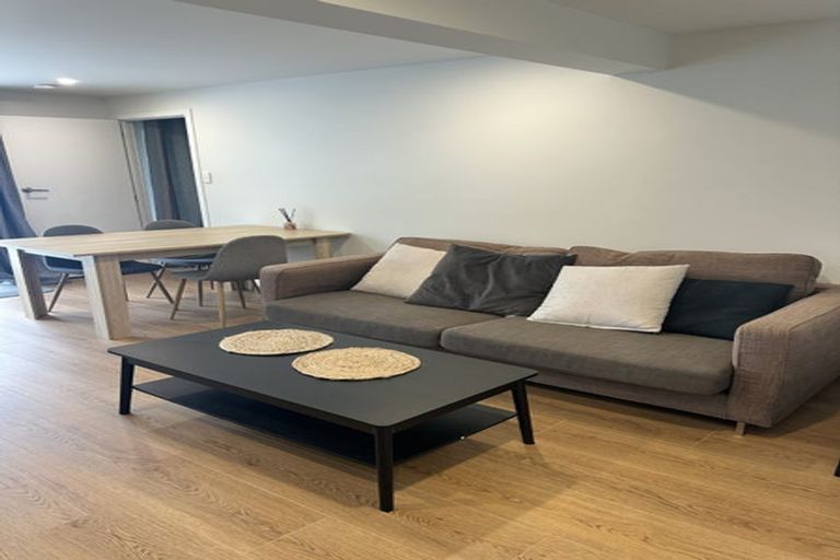 Photo of property in 4 Santa Rosa Terrace, Forrest Hill, Auckland, 0620