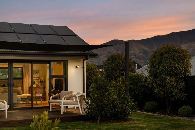 Photo of property in 210 Aubrey Road, Wanaka, 9305