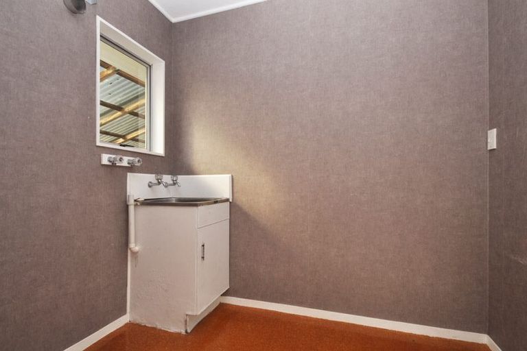 Photo of property in 81 Kemp Road, Massey, Auckland, 0614