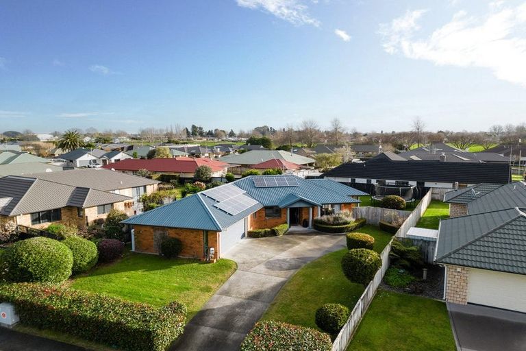 Photo of property in 23 Oaklands Drive, Cambridge, 3434