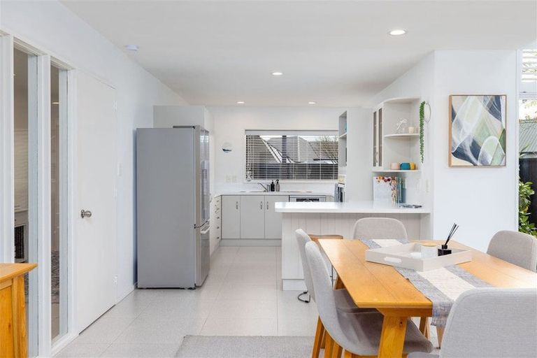 Photo of property in 2 Buscot Gate, Avonhead, Christchurch, 8042