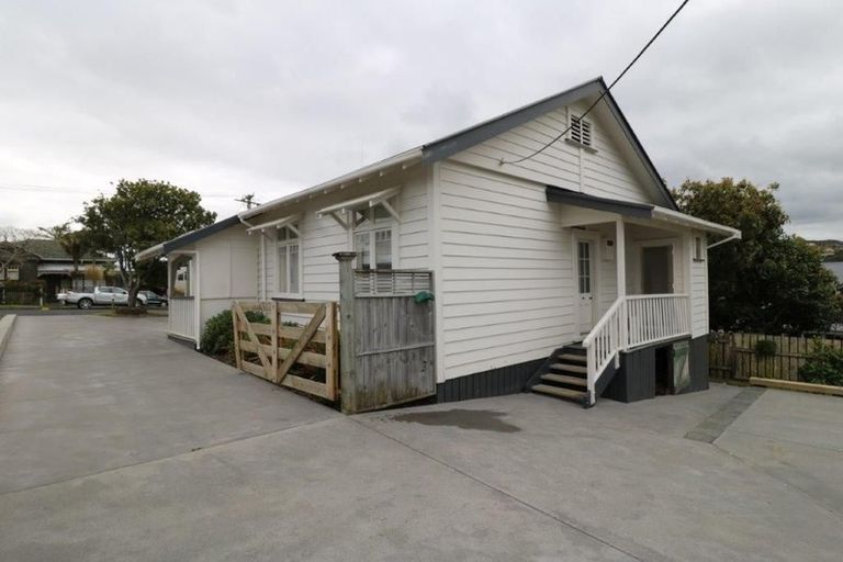 Photo of property in 10 Grey Street, Regent, Whangarei, 0112