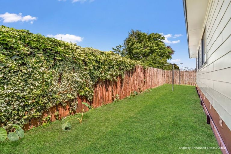 Photo of property in 2/21 Silver Creek Road, Weymouth, Auckland, 2103