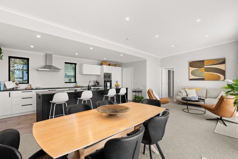 Photo of property in 27 Ferry Road, Martinborough, 5711