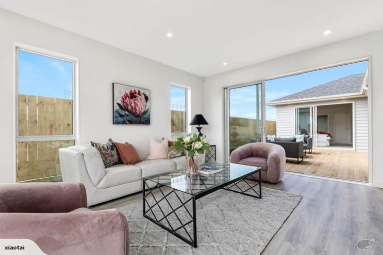 Photo of property in 137 Godfrey Drive, Orewa, 0931