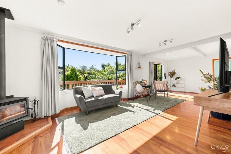 Photo of property in 24 Titiro Moana Road, Korokoro, Lower Hutt, 5012