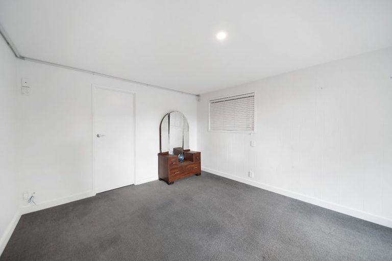 Photo of property in 34 Cyclarama Crescent, Massey, Auckland, 0614