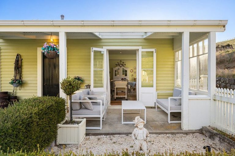 Photo of property in 3 Robin Hood Bay Road, Peraki, Little River, 7591