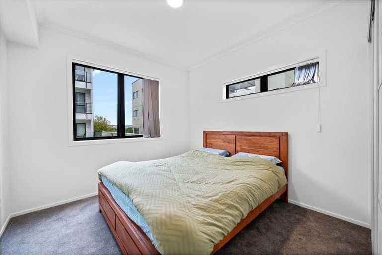 Photo of property in 20/11 Carlos Drive, Flat Bush, Auckland, 2016