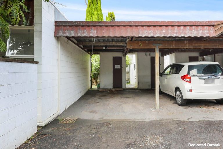 Photo of property in 3/52 Fruitvale Road, New Lynn, Auckland, 0600