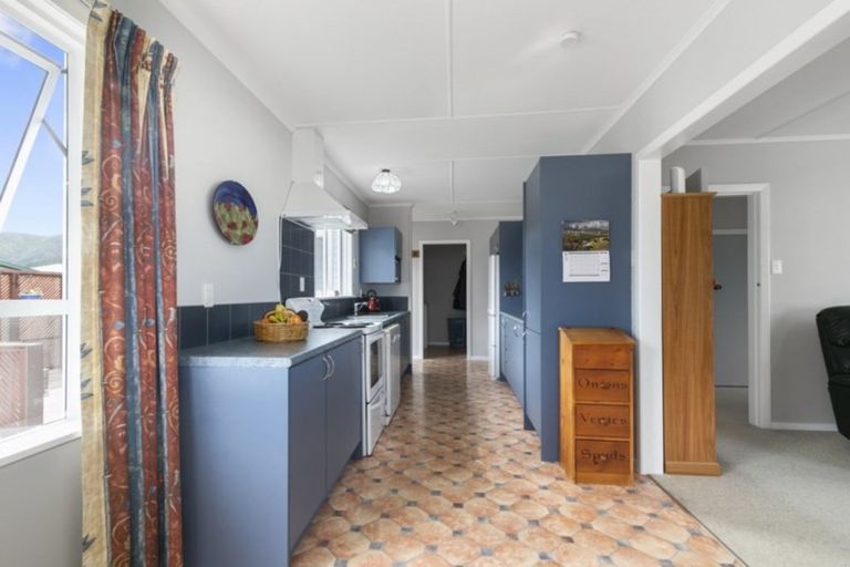 Photo of property in 3 Kent Street, Wainuiomata, Lower Hutt, 5014