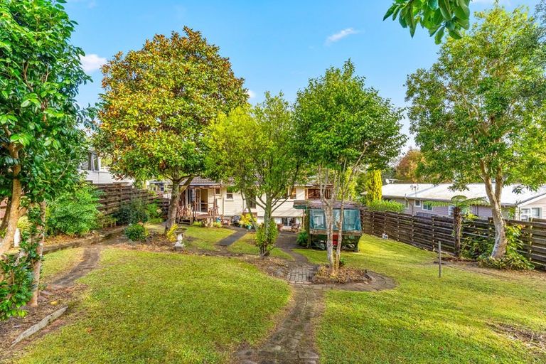 Photo of property in 15 Rosecamp Road, Beach Haven, Auckland, 0626