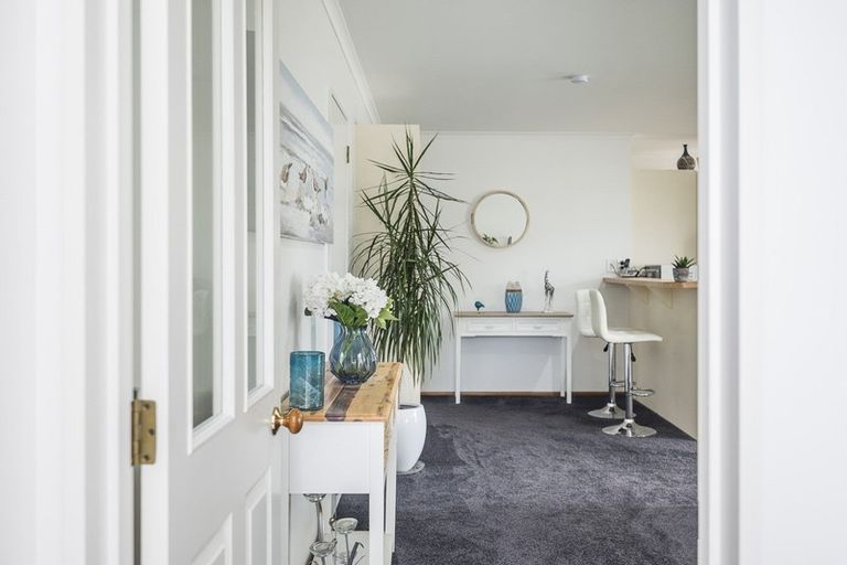 Photo of property in 4 The Avenue, Paraparaumu Beach, Paraparaumu, 5032