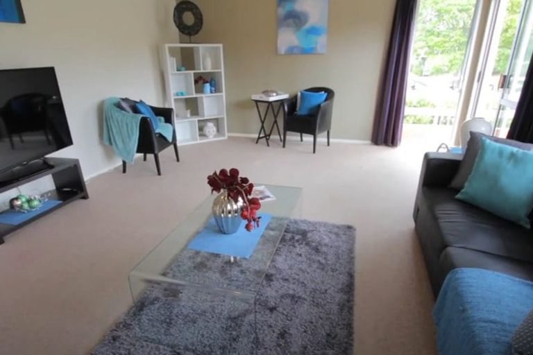 Photo of property in 64 Donovan Avenue, Massey, Auckland, 0614