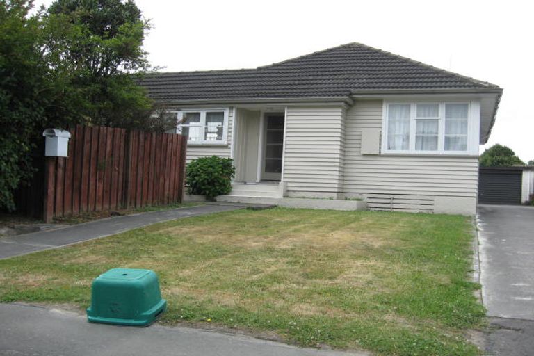 Photo of property in 6 Roche Avenue, Upper Riccarton, Christchurch, 8041