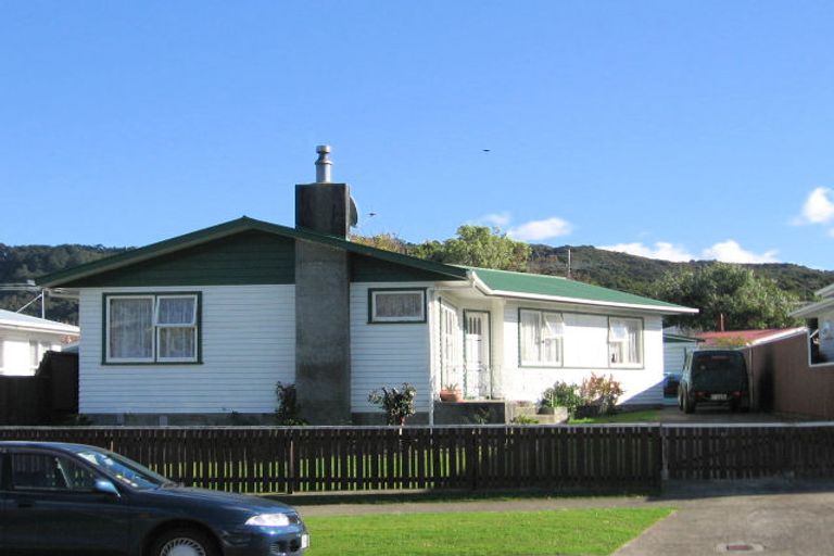 Photo of property in 35 Meremere Street, Wainuiomata, Lower Hutt, 5014