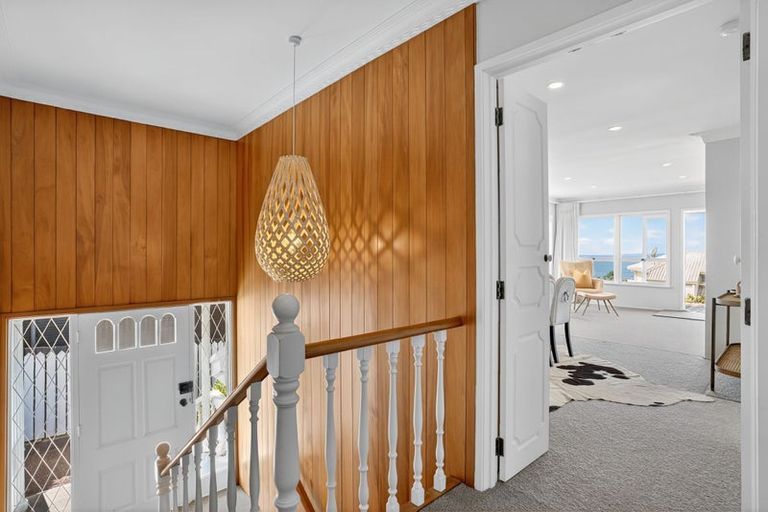 Photo of property in 2/33 Gulf View Road, Murrays Bay, Auckland, 0630