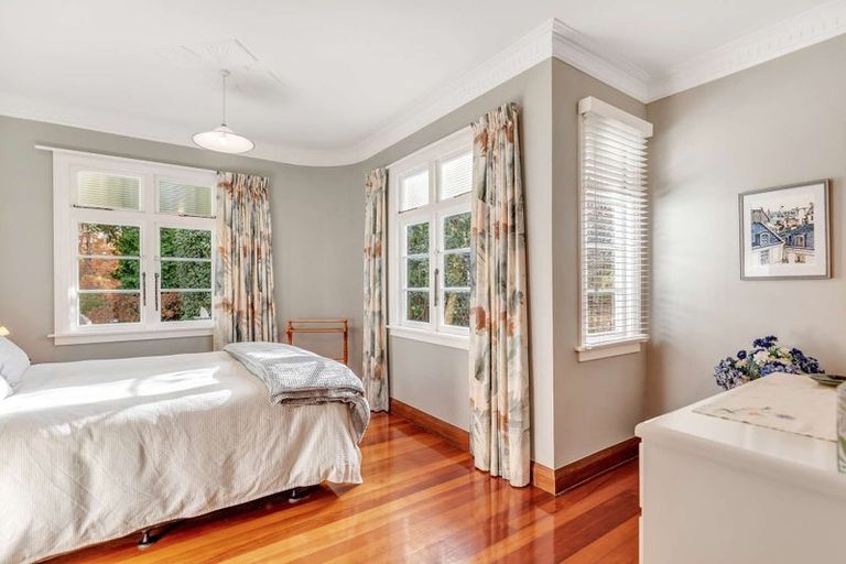 Photo of property in 6 Awatea Terrace, Hokowhitu, Palmerston North, 4410