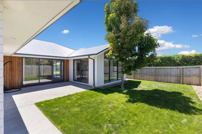 Photo of property in 33 Lowes Road, Rolleston, 7614