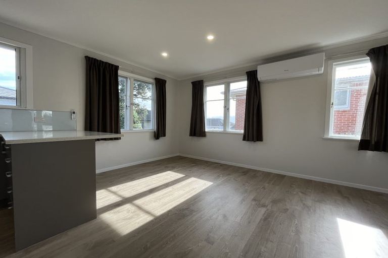 Photo of property in 138 Luckens Road, West Harbour, Auckland, 0618
