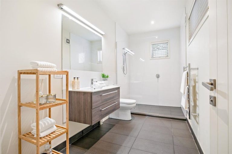 Photo of property in 55 Pinetone Road, Kumeu, 0892