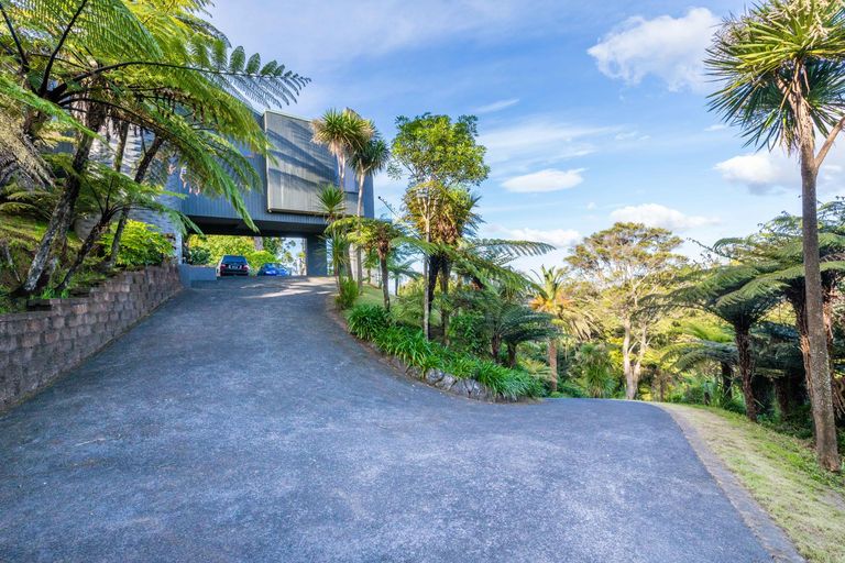 Photo of property in 70 Scenic Drive, Titirangi, Auckland, 0604
