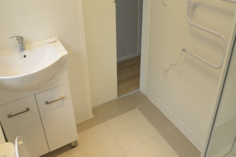 Photo of property in 2/7 Pinero Place, Bucklands Beach, Auckland, 2014