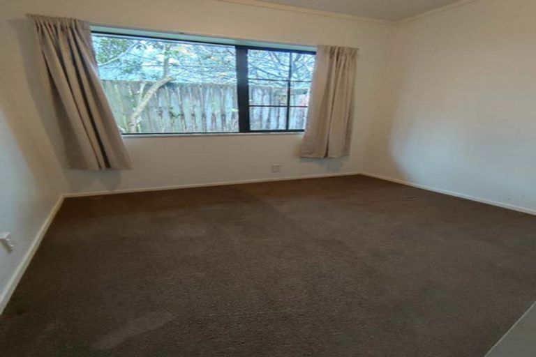 Photo of property in 74 Godley Road, Green Bay, Auckland, 0604