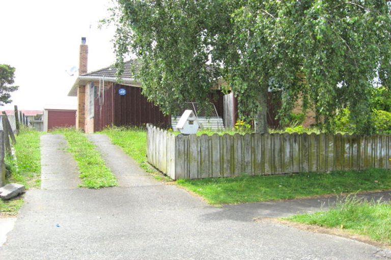 Photo of property in 15 Tranent Road, Mangere, Auckland, 2022