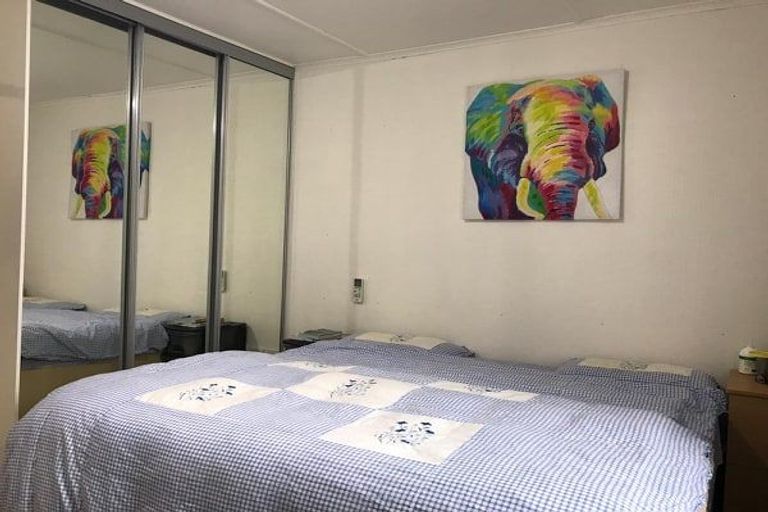 Photo of property in 1/8 Golf Road, New Lynn, Auckland, 0600