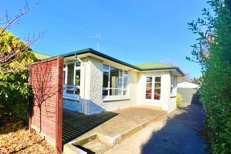 Photo of property in 59 Staveley Street, Avonhead, Christchurch, 8042