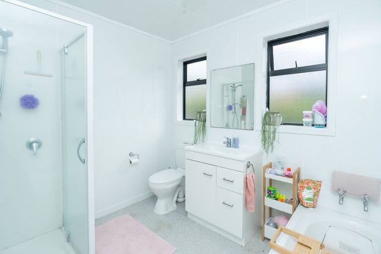 Photo of property in 16 Marire Avenue, Frankton, Hamilton, 3204